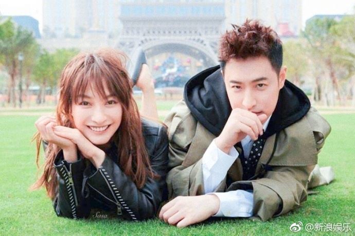 无尾熊夫妇合体！吴昕潘玮柏拍情侣封面又搂又抱超甜