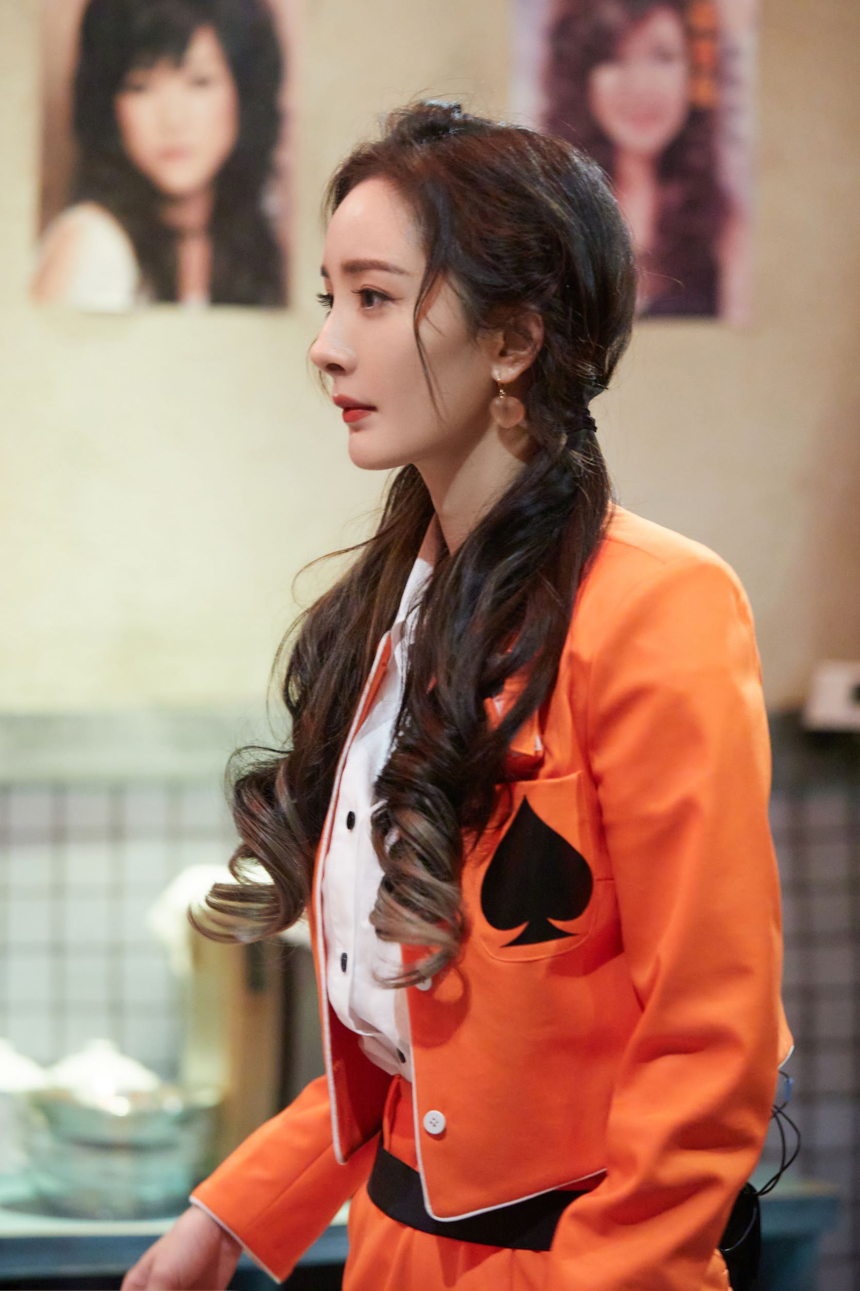 ✨杨幂重返密室大逃脱❗ 双马尾造型活力回归😍