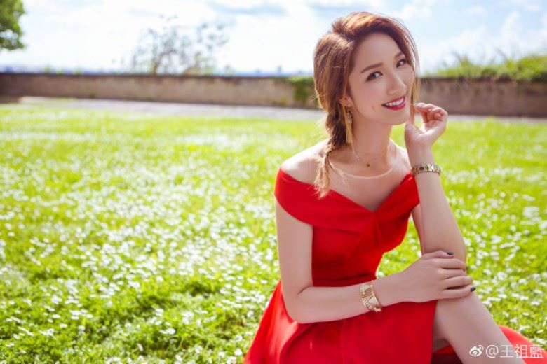 ［多图］情人节aka结婚3周年！王祖蓝李亚男大晒甜蜜婚照放大闪