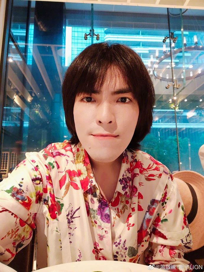 娱乐圈「百变天王」！盘点萧敬腾帅爆表14个造型