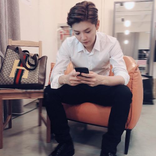 玩太多ig是因为空虚?研究:youtube正能量较高