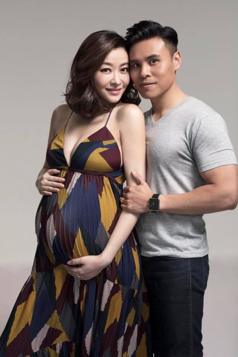 ［多图］熊黛林拍怀孕写真！大腹便便 四肢仍超纤瘦