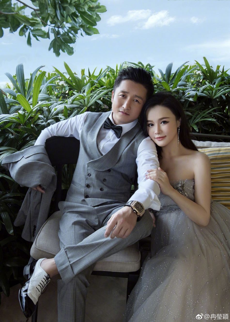 【多图】冉莹颖怀孕写真公开！邹市明轻抚孕妻超有爱