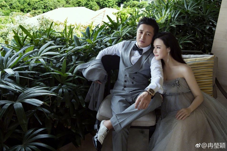 【多图】冉莹颖怀孕写真公开！邹市明轻抚孕妻超有爱