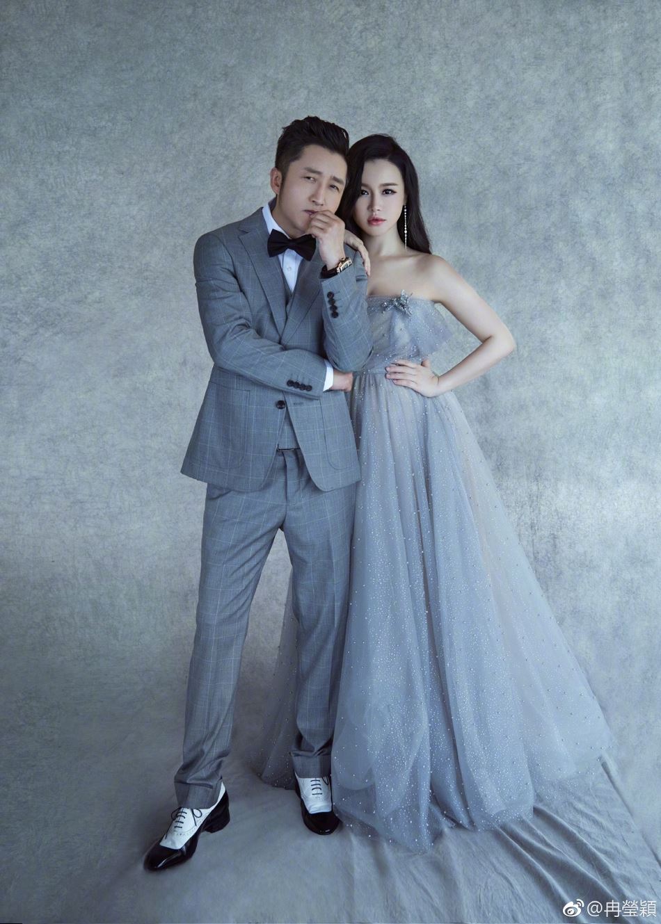 【多图】冉莹颖怀孕写真公开！邹市明轻抚孕妻超有爱