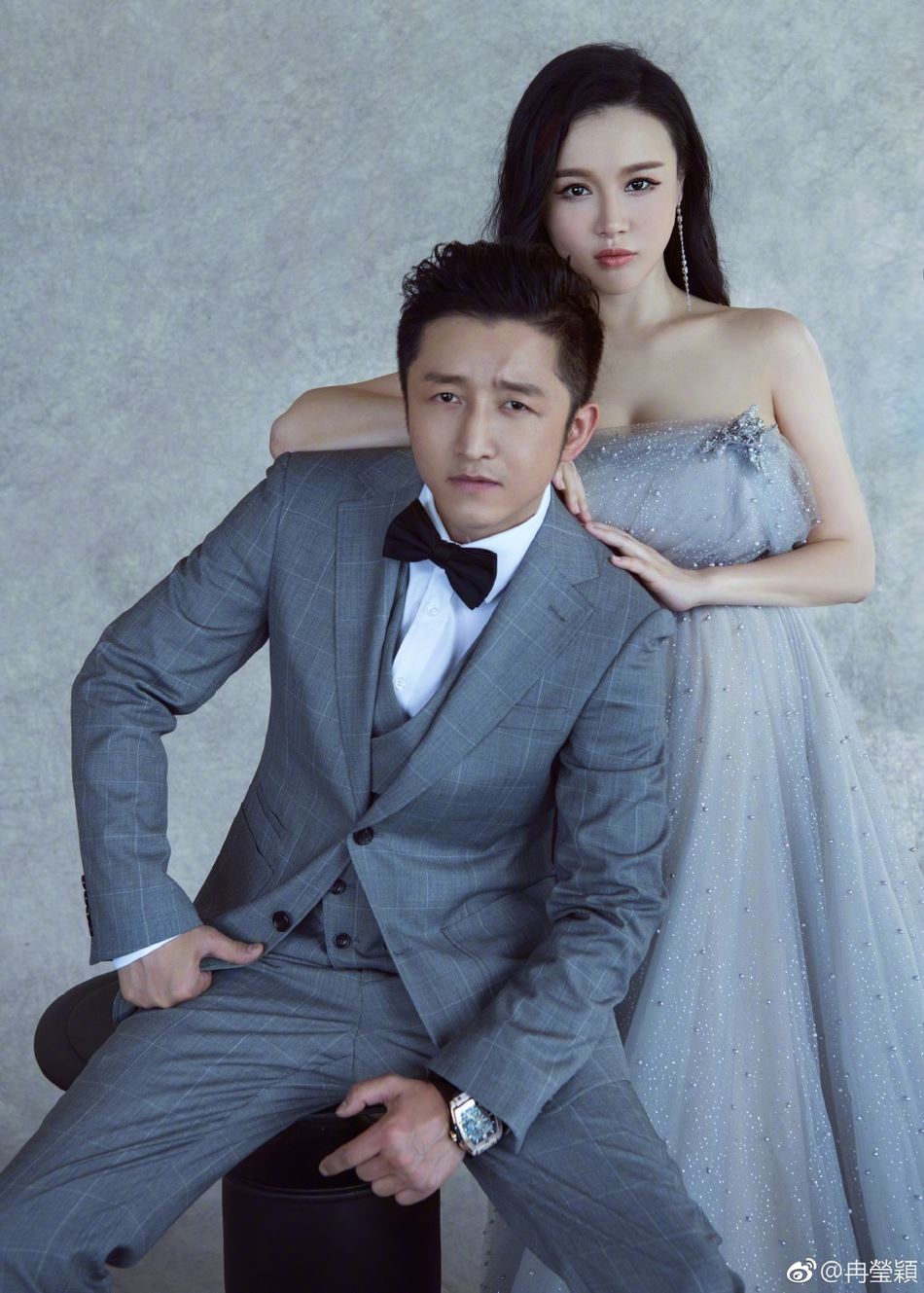 【多图】冉莹颖怀孕写真公开！邹市明轻抚孕妻超有爱