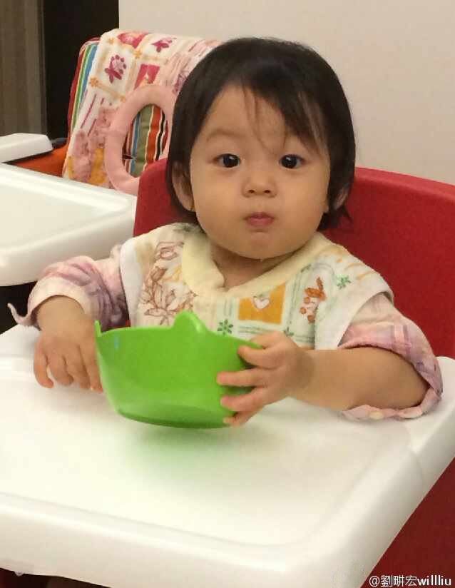 小泡芙婴儿时期照片曝光！从小就爱笑超萌超可爱