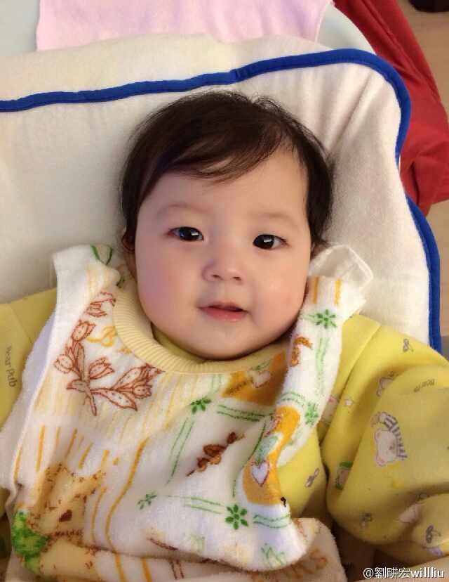 小泡芙婴儿时期照片曝光！从小就爱笑超萌超可爱