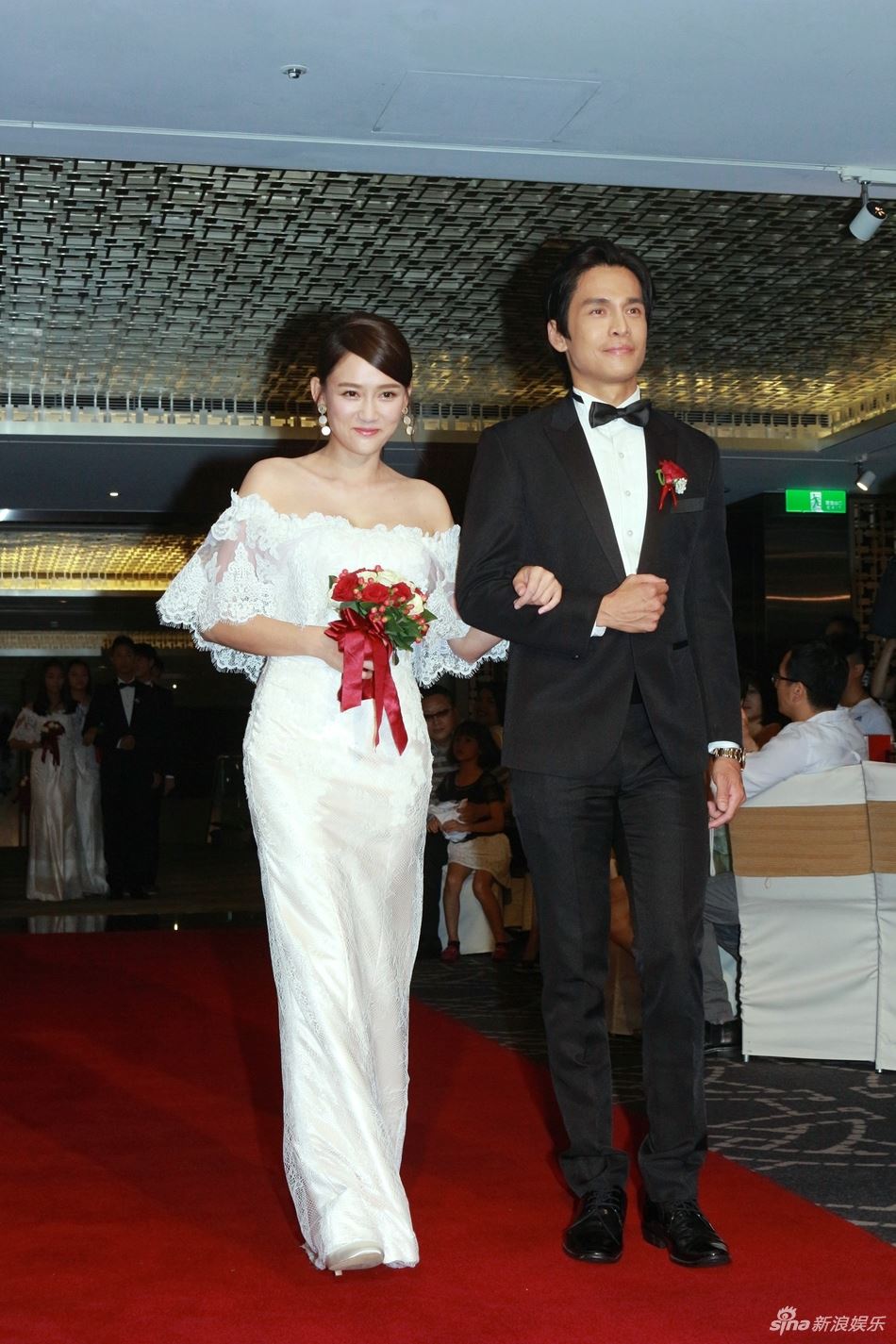 赵小侨嫁啦！婚宴如“乔杰立”同学会 七朵花聚首还有他们呢