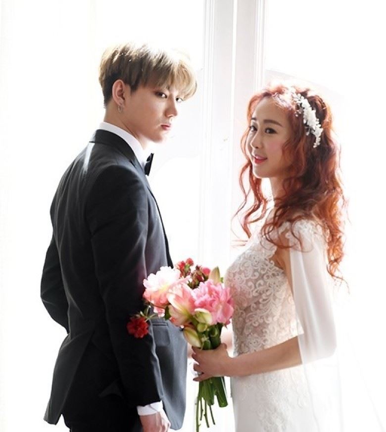 母子恋修成正果！41岁咸素媛与23岁老公晒婚照晒幸福