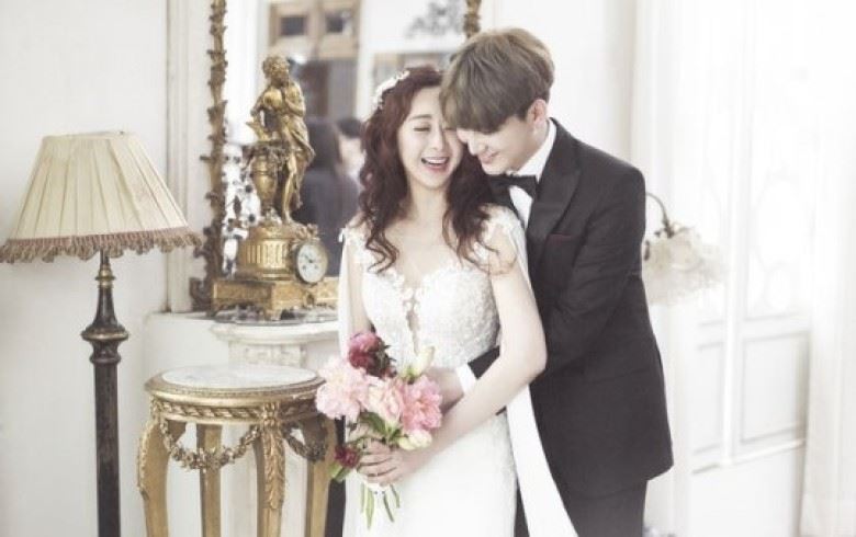 母子恋修成正果！41岁咸素媛与23岁老公晒婚照晒幸福