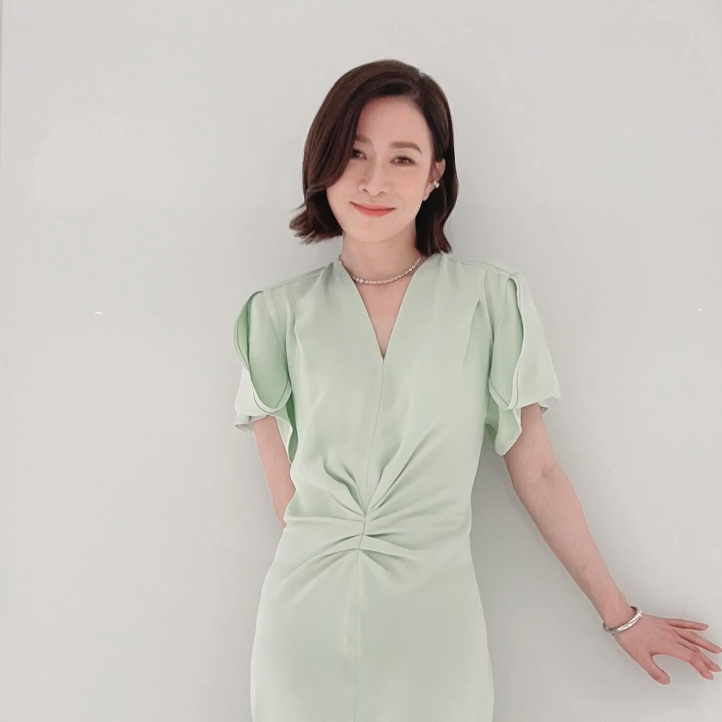 佘诗曼组饭局与后辈演员拉近距离❗《新闻女王》片场喊何广沛“ivan bb”原因公开🔥