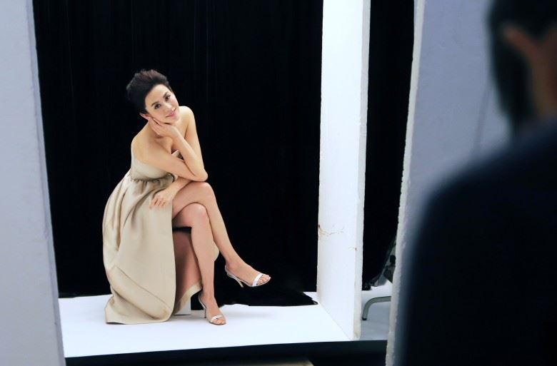 超罕见秀身材拍广告！宣萱：这次最卖力