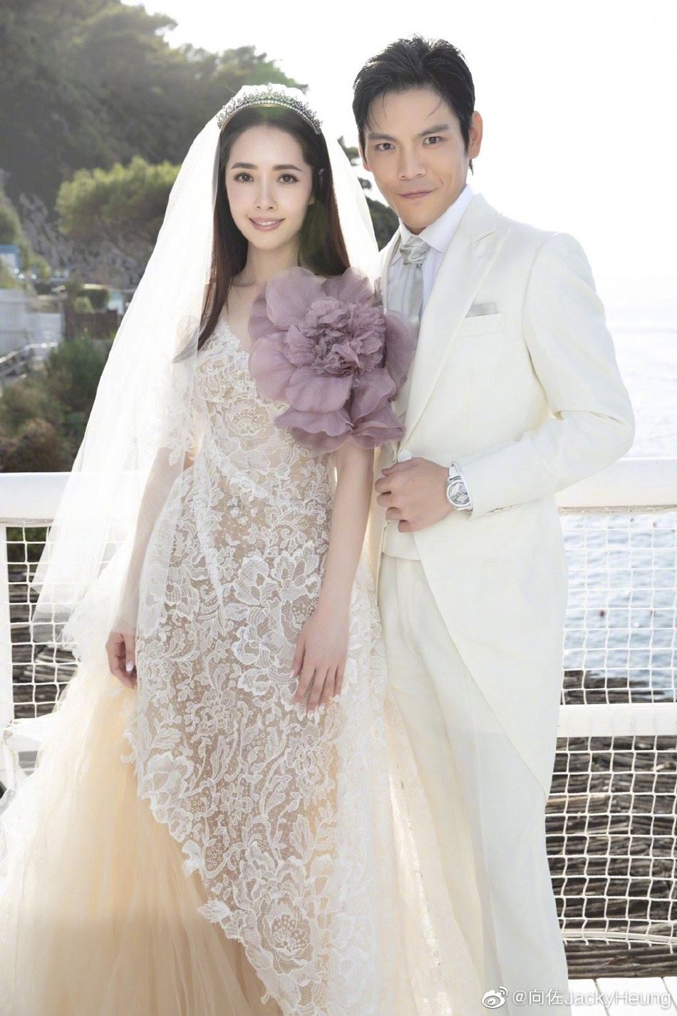 【多图】向佐、郭碧婷婚礼现场照曝光！一对新人甜笑幸福满满