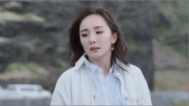 被嘲笑秃头！霸气杨幂连po高额头照片反击