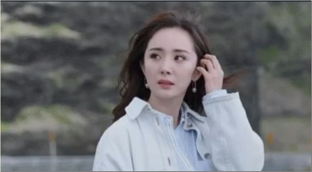 被嘲笑秃头！霸气杨幂连po高额头照片反击