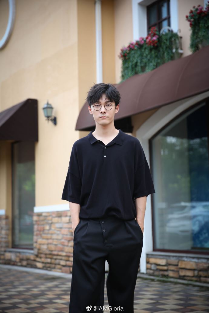 《我只喜欢你》高冷学霸私下反差大!言默原来与五月天曾有关系 | MY
