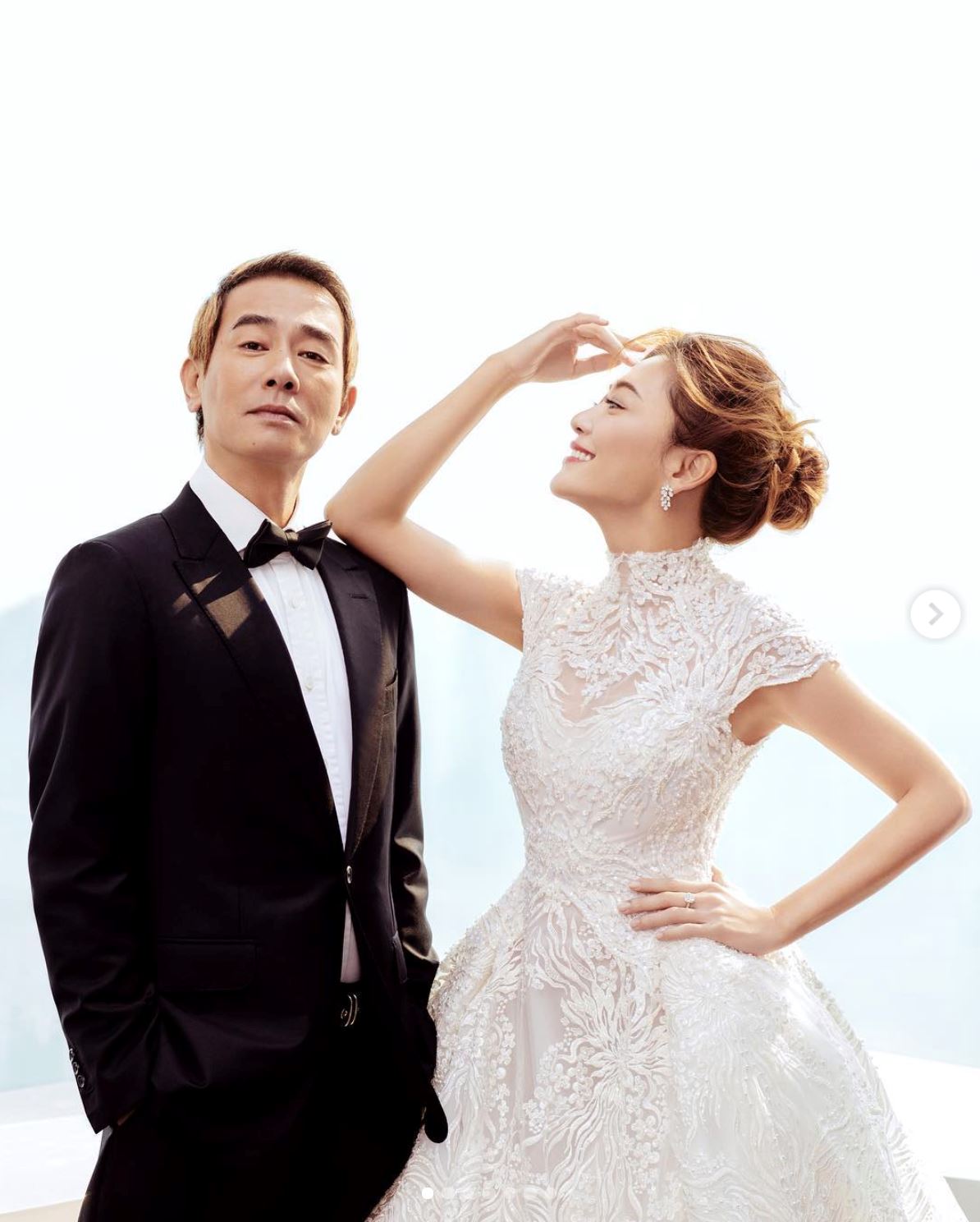 【多图】和陈小春携手拍写真！应采儿搞怪：不喜欢正儿八经的拍婚纱