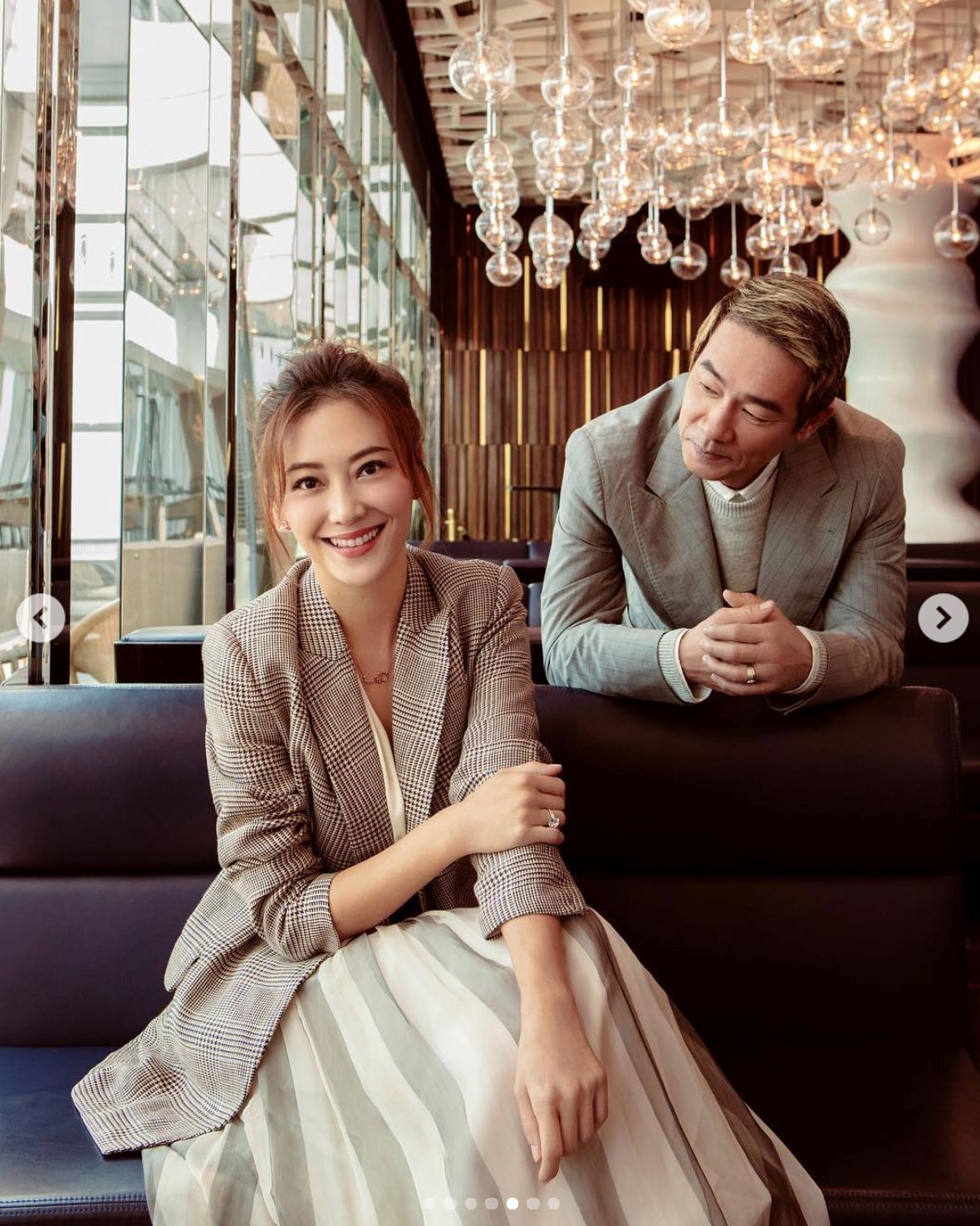【多图】和陈小春携手拍写真！应采儿搞怪：不喜欢正儿八经的拍婚纱