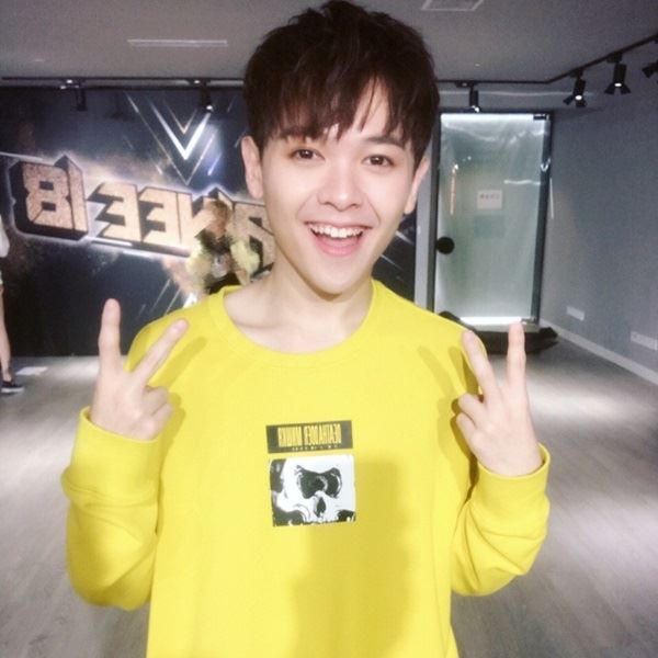 尤长靖童年照曝光!小时候竟然是个90kg的胖儿