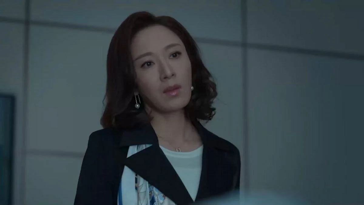 杨茜尧化身港版宋慧乔❗回无线拍新剧与林夏薇恶斗😲