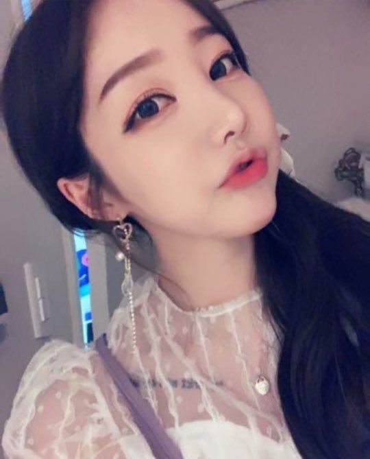 韩国又爆抑鬱轻生案！网红直播割脉自尽