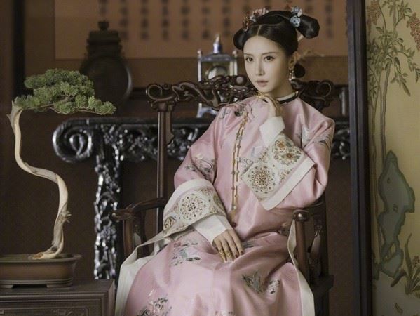最新宫廷剧《延禧攻略》！阿佘 + 11位美人颜值爆表啊