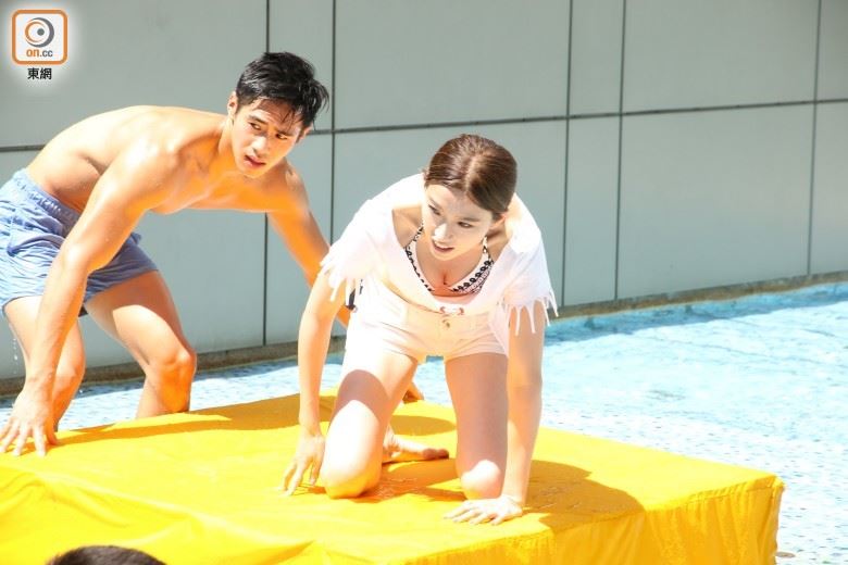 《同盟》最新女神！姚子羚三点式大晒body＋美腿