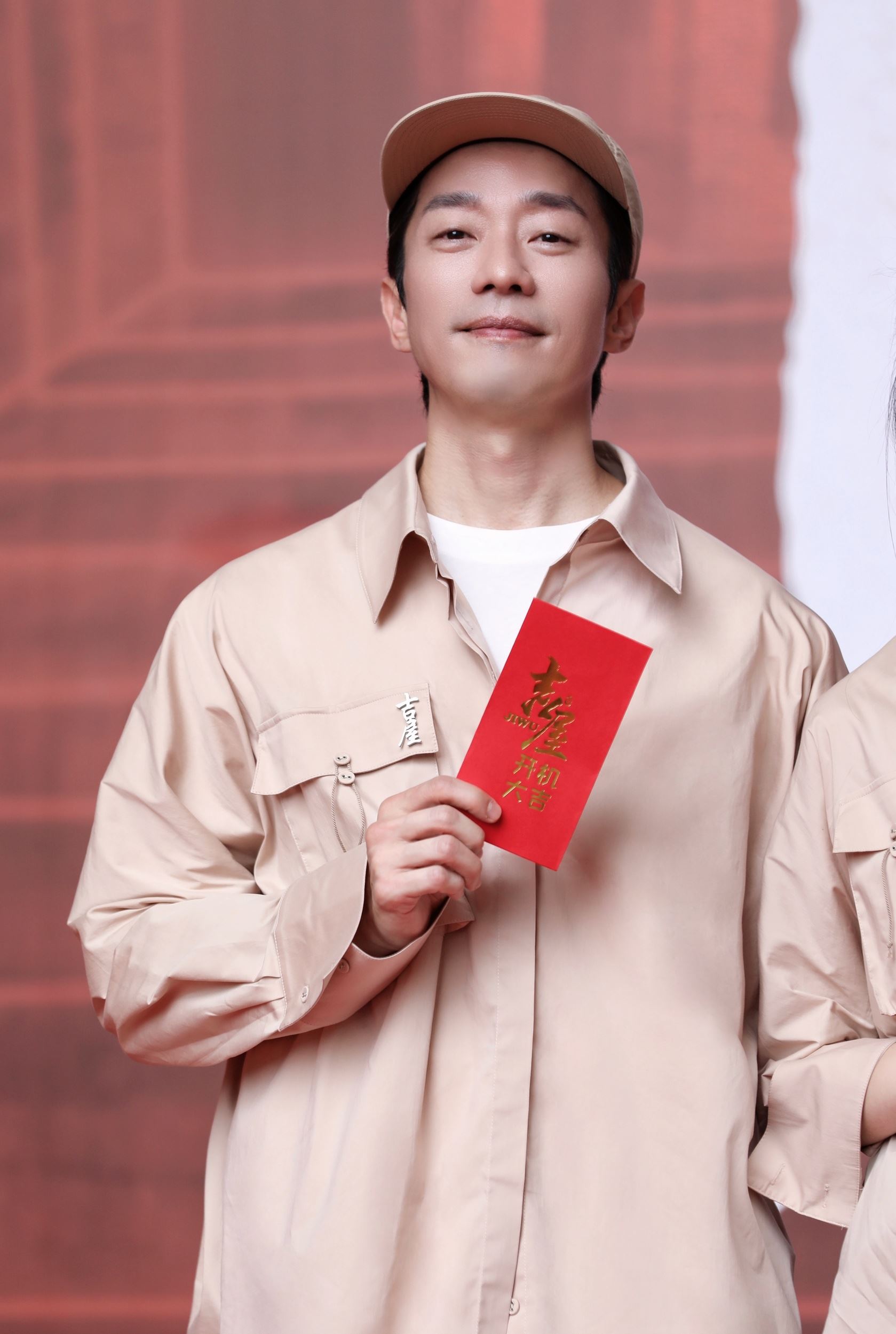 张栋梁进组拍剧啦❗这是他在中国拍摄的第一部剧🔥