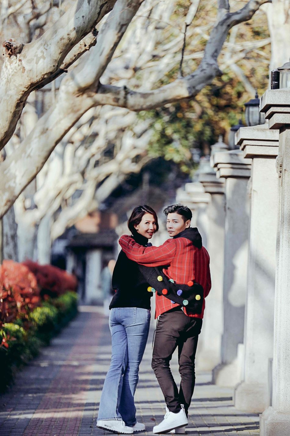 【多图】《我最爱的女人们》张晋、蔡少芬上海街头晒恩爱