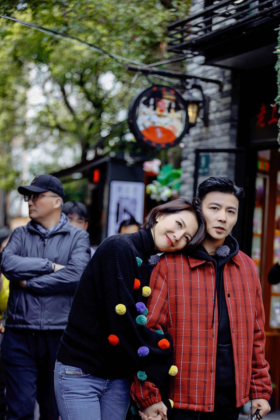 【多图】《我最爱的女人们》张晋、蔡少芬上海街头晒恩爱