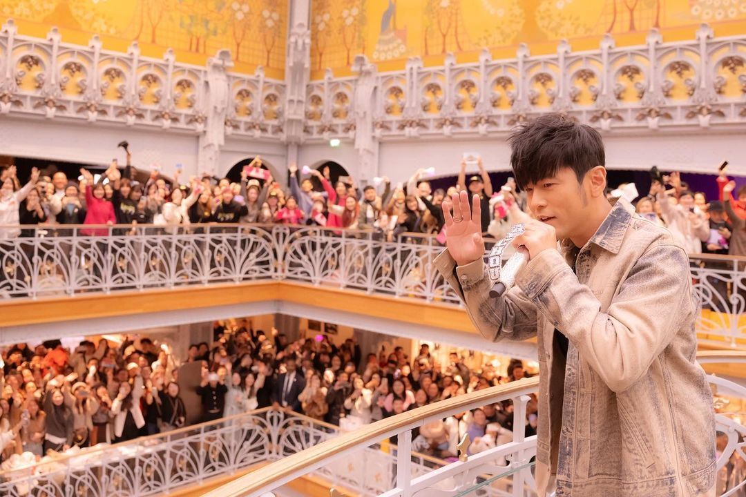 周杰伦巴黎办见面会❗重返《最伟大的作品》mv拍摄地点🔥