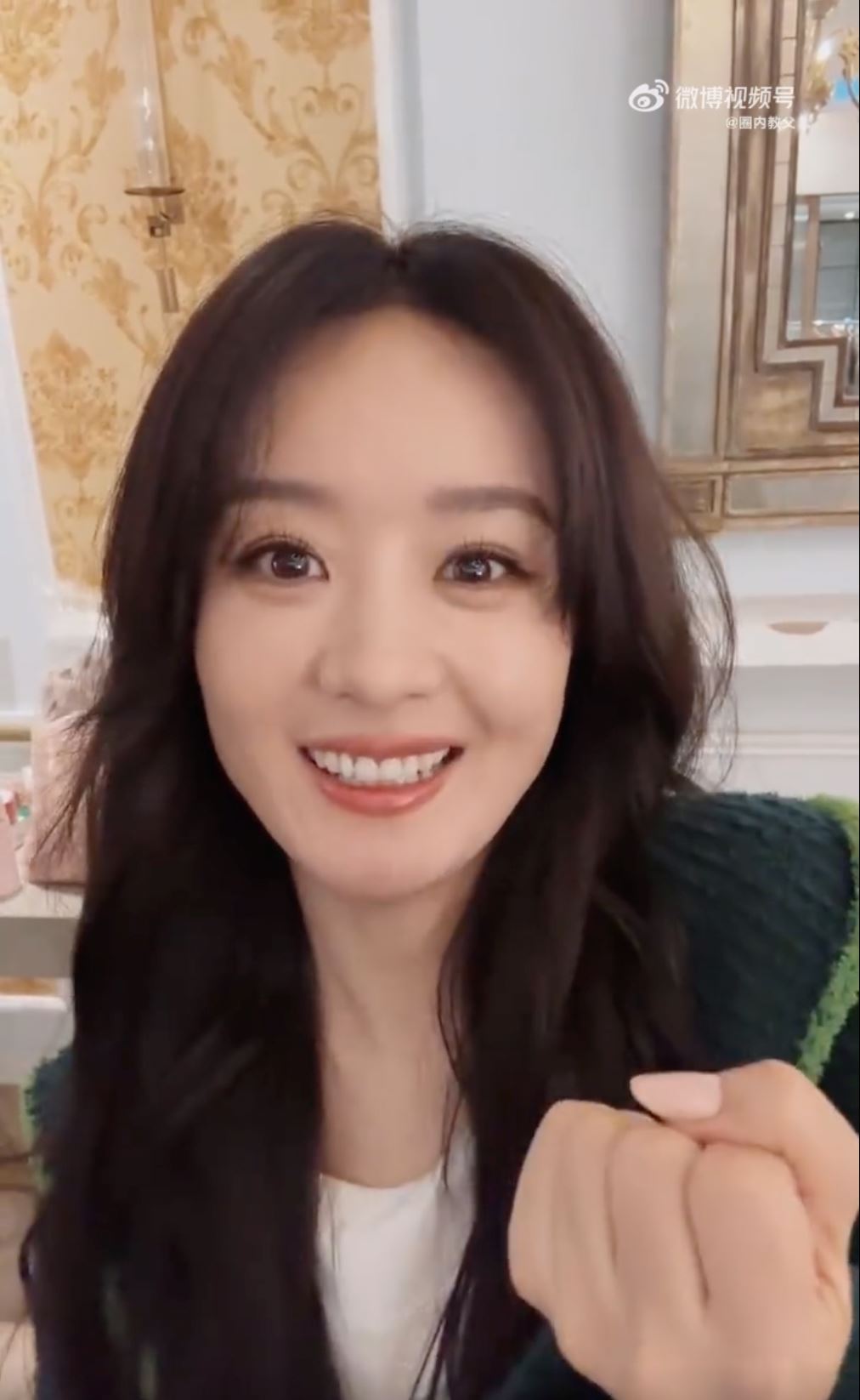 赵丽颖在电影《第二十条》饰演听障妈妈❗手语超标准被听障女孩夸很厉害🔥