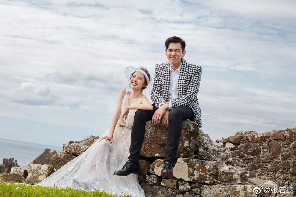 【多图】甜晒婚照！张若昀告白唐艺昕：就这样笑一辈子吧