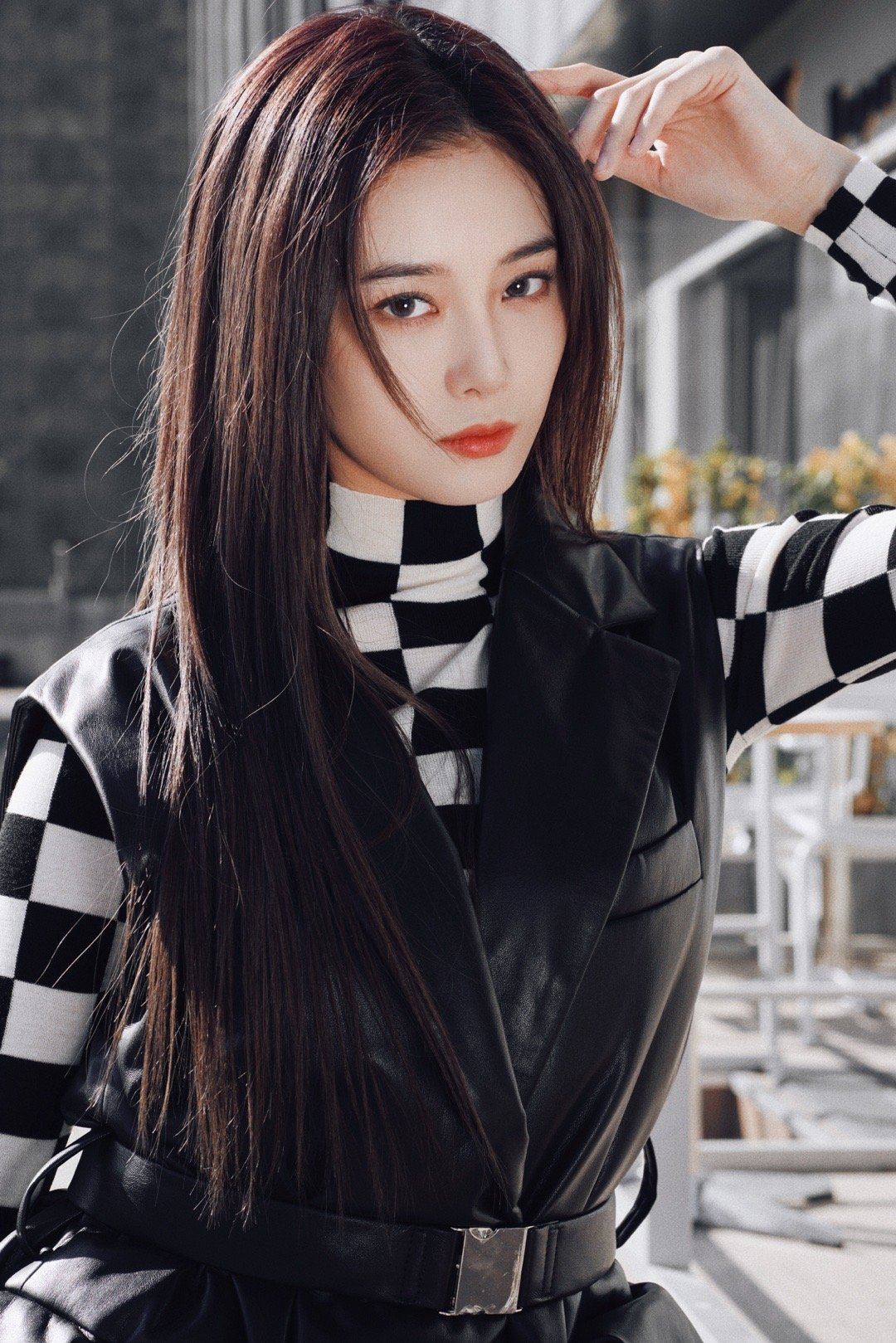 ✨黄子韬带徐艺洋和家人聚餐再添恋爱实锤❓二人互动像极了情侣🤩