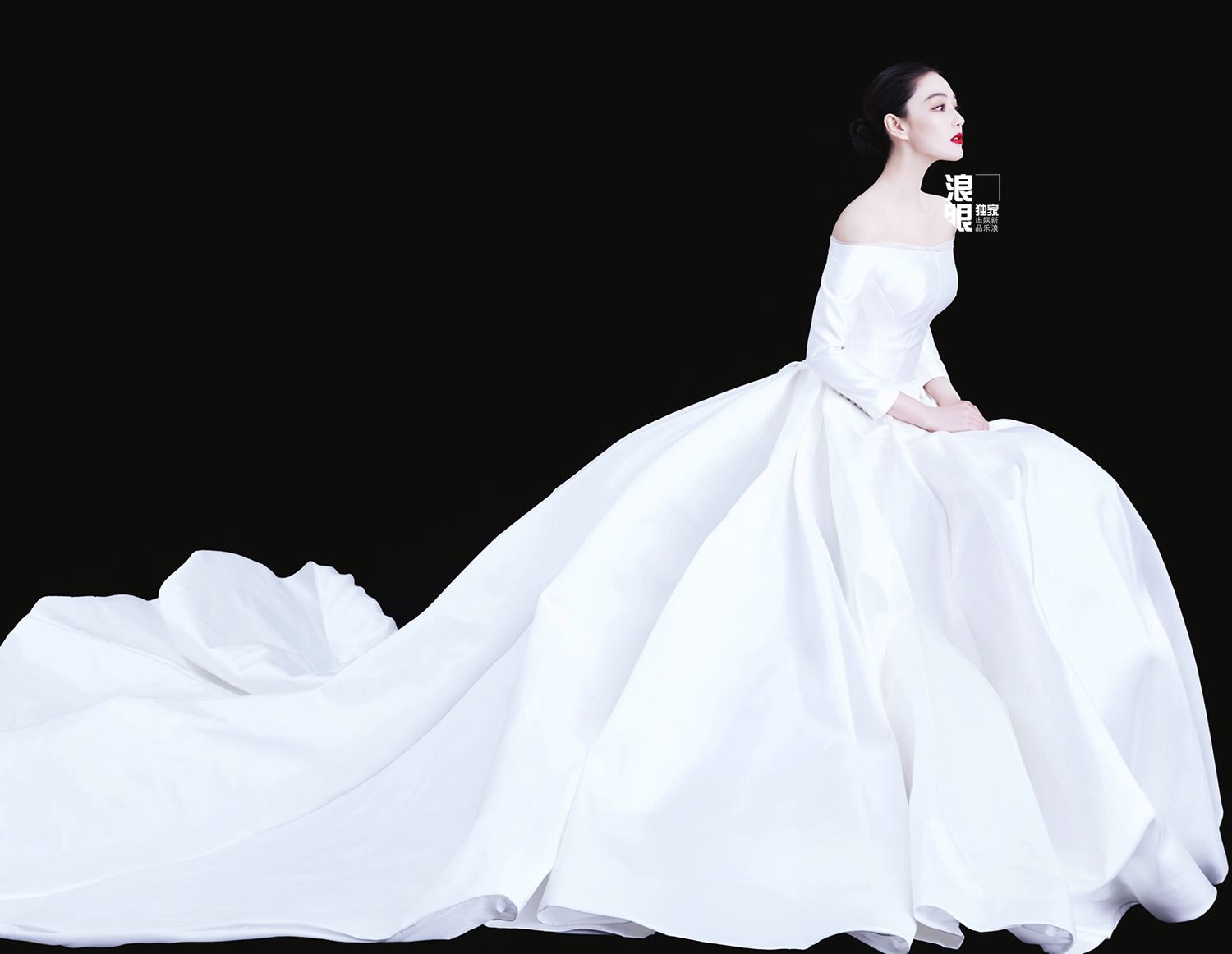 婚纱照好梦幻唯美！张馨予甜蜜脸贴脸帅气老公