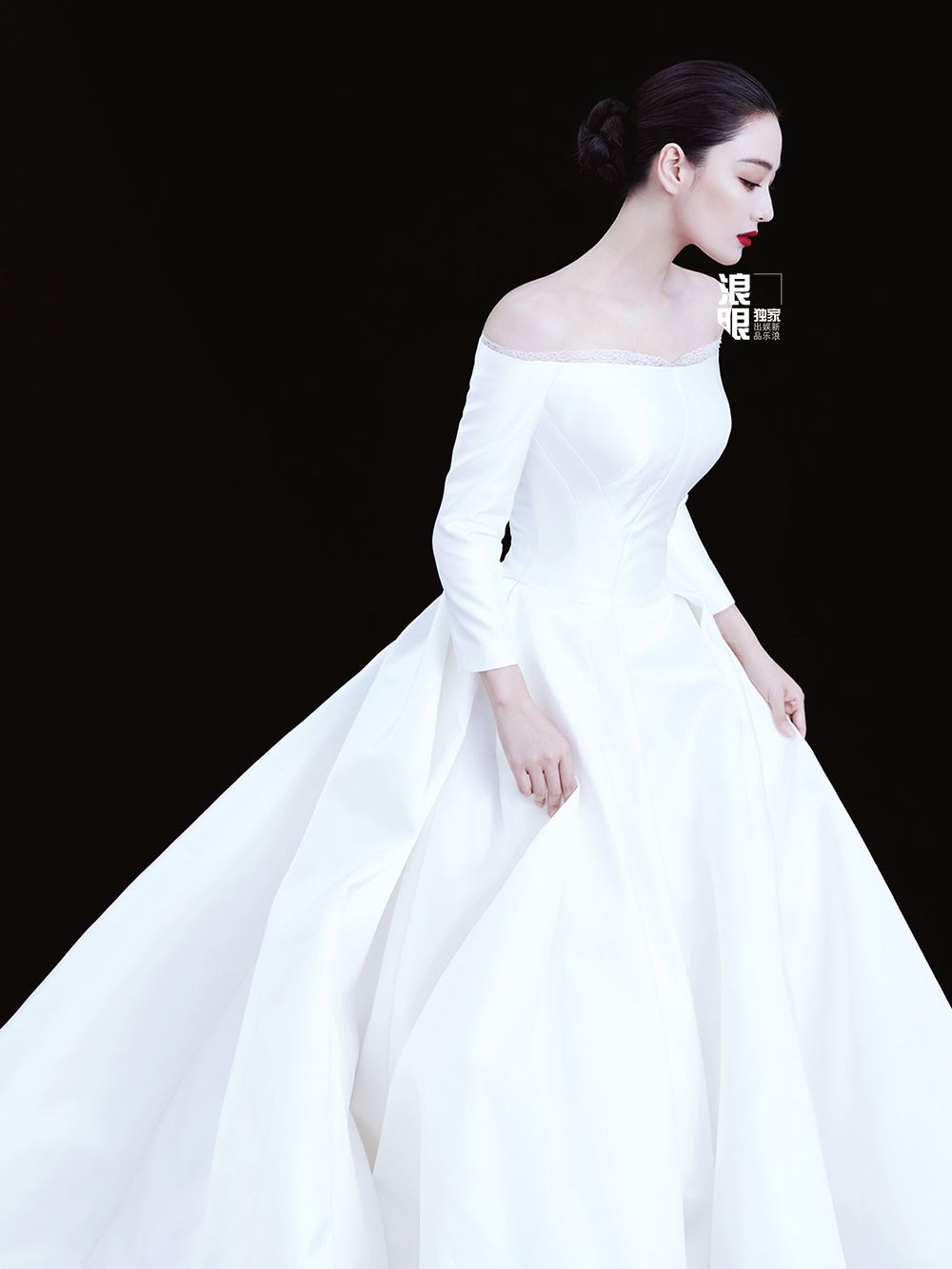 婚纱照好梦幻唯美！张馨予甜蜜脸贴脸帅气老公