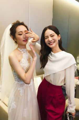 穿夹脚拖鞋也可以很唯美!女星教你0负评婚宴穿搭!