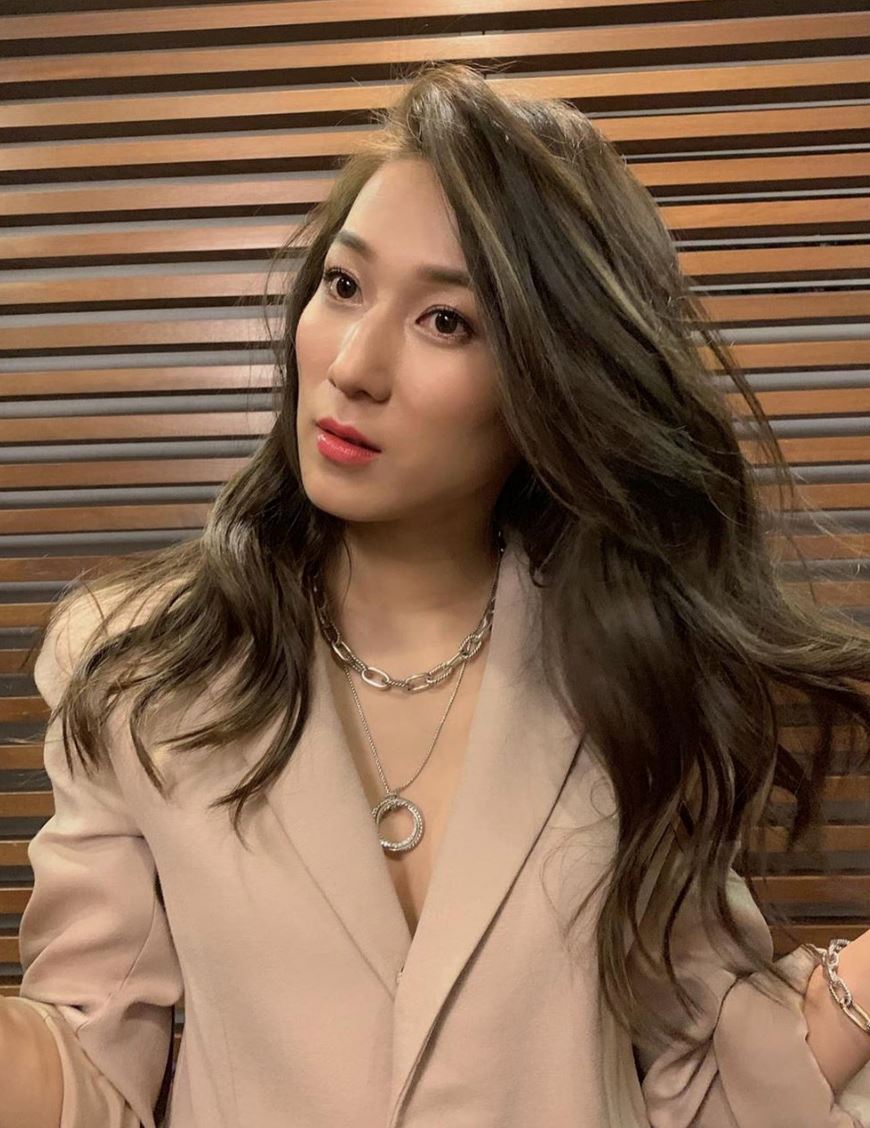 钟嘉欣恢复自由身后    称自己做经纪人：可以处理到！