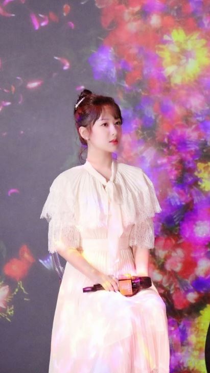 《青簪行》杀青后杨紫首度亮相！身材超棒造型清纯！