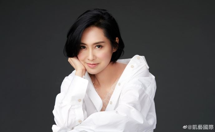 蔡少芬朱茵陈法蓉洪欣拍大片！姐妹情深留言超感人！