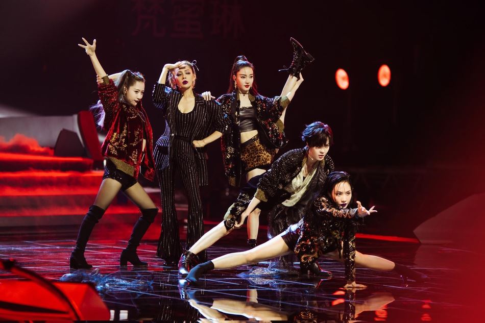 《乘风破浪的姐姐》公演造型曝光！效果超炸魅力十足！