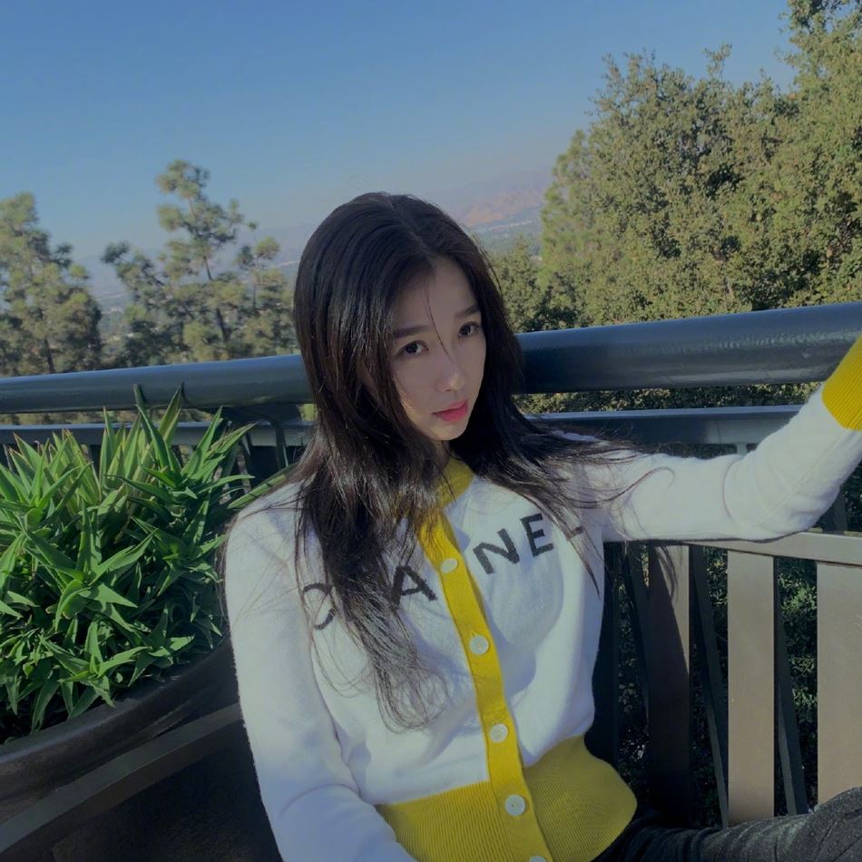 the9虞书欣学生时代照曝光！扎马尾清纯年轻！