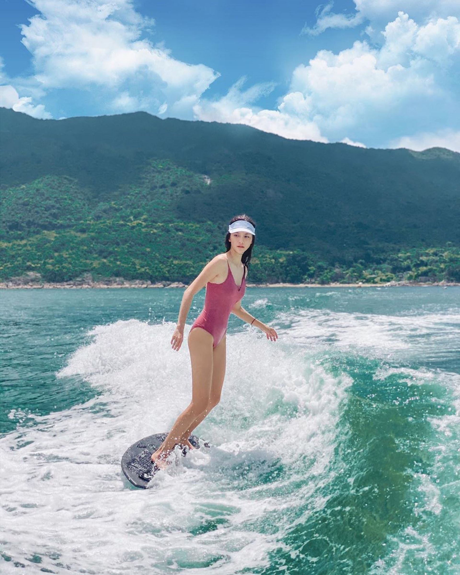 吴千语被传明年结婚？！出海拍「女神照」放松自己！