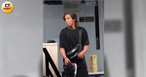 罗志祥久违现身！与王子等人聚会后被护送回家