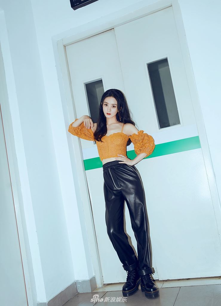【多图】赵丽颖穿橘色吊带大秀好身材！露小蛮腰尽显线条！ 