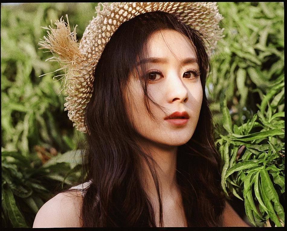 【多图】赵丽颖夏日写真照曝光！嘟嘟嘴俏皮可爱！