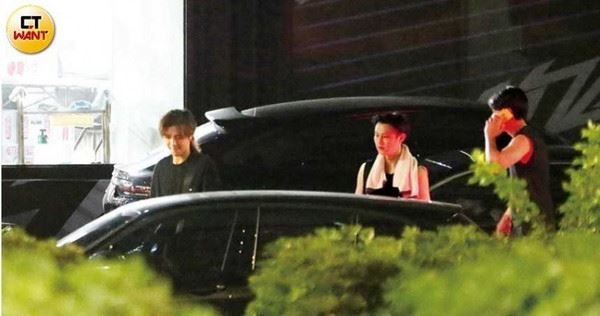 罗志祥久违现身！与王子等人聚会后被护送回家