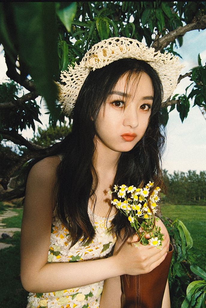 【多图】赵丽颖夏日写真照曝光！嘟嘟嘴俏皮可爱！