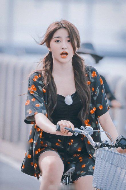 吴宣仪金子涵同框！两位女神现身录制节目《完美的夏天》